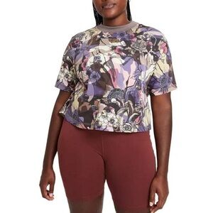 🔥🩷NIKE crop top in beautiful, warm colors size M.  3D logo detail!